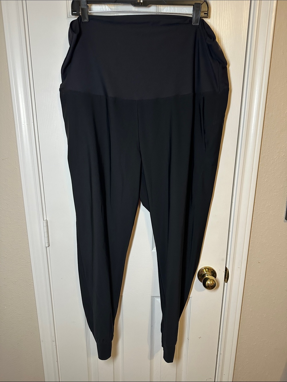 Maternity Old Navy Black Activewear Jogger pants size XL EUC.